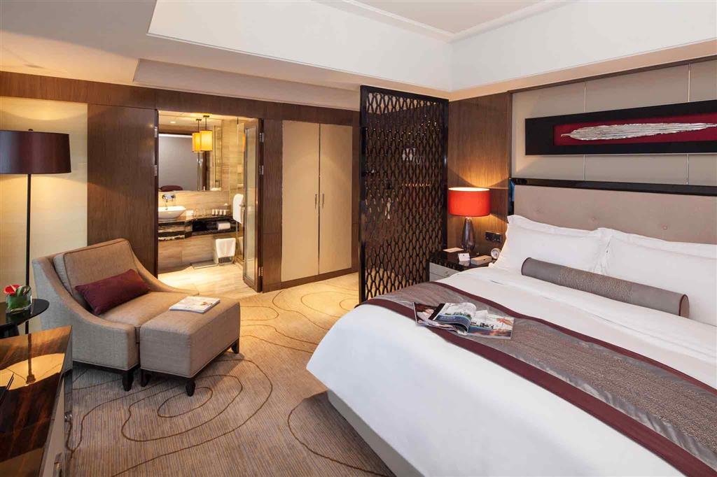 Pullman Jingan Hotel 5*