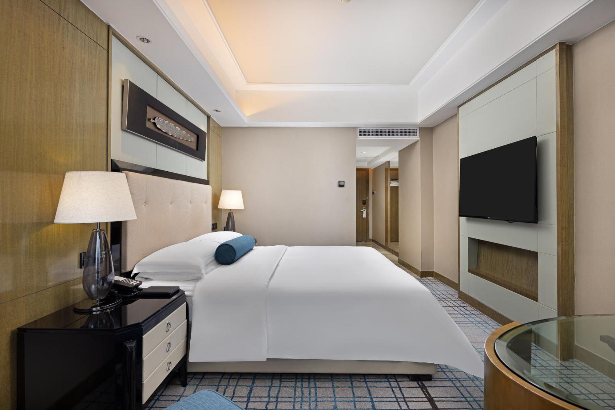 Pullman Jingan 5*