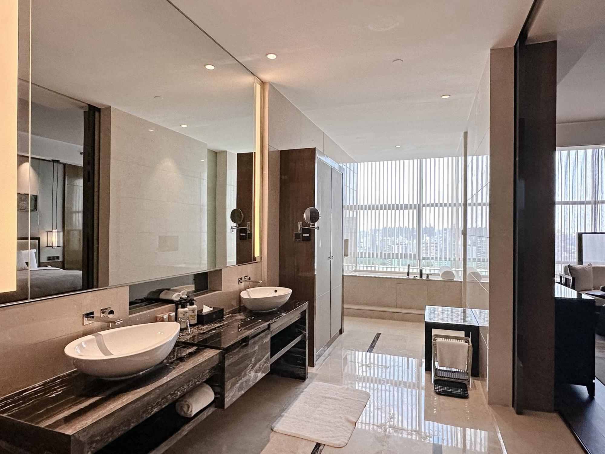 Pullman Jingan 5*