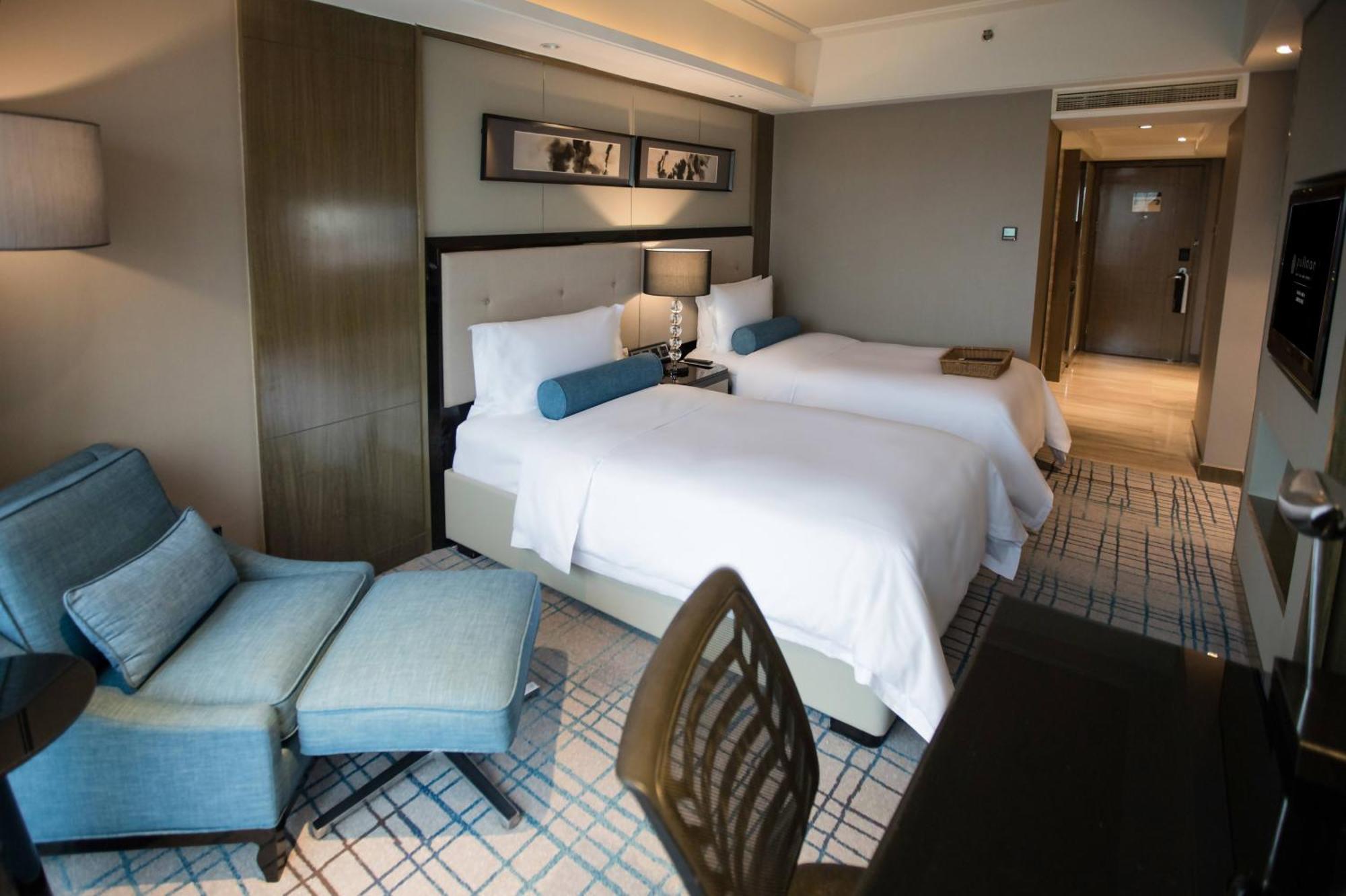Pullman Jingan 5*